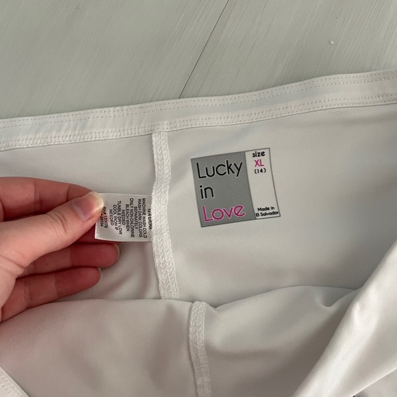 White skirt with cute designs - Picture 3 of 3